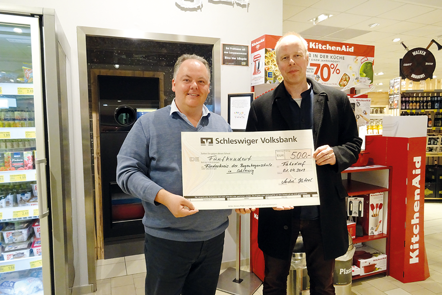 E Hetzel Spenden Übergabe_3