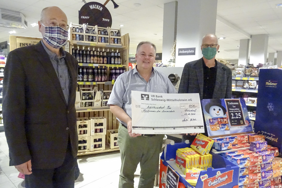 E Hetzel Spenden Übergabe_9